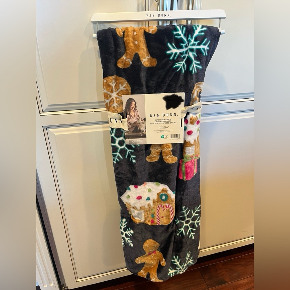 NEW Rae Dunn Christmas Gingerbread Throw Blanket